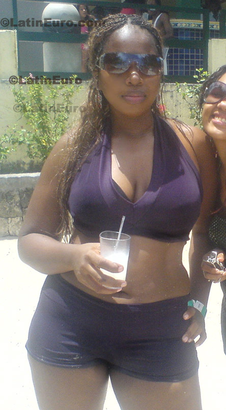 Date this charming Dominican Republic girl Joanna from Santo Domingo N-1238