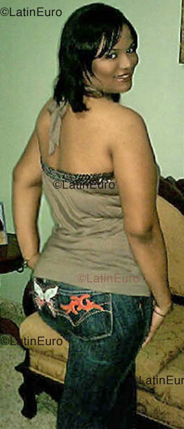 Date this delightful Dominican Republic girl Jeydy from Santo  Domingo N-125