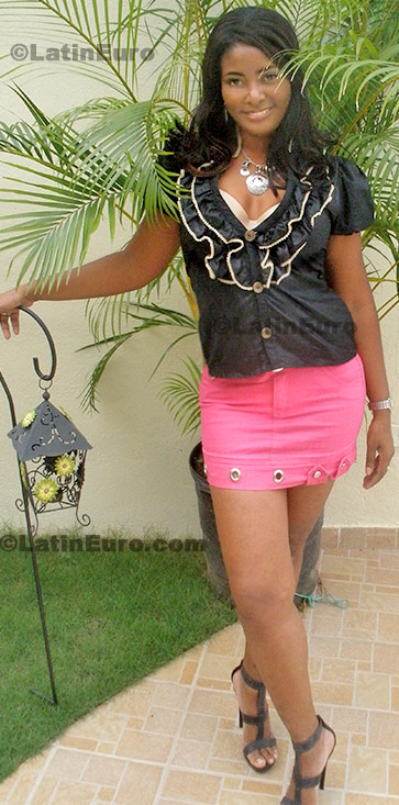 Date this athletic Dominican Republic girl Kenia from Santo Domingo N-1258