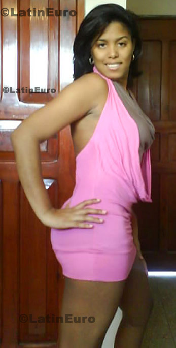 Date this voluptuous Dominican Republic girl Marilenny from La Vega N-1396