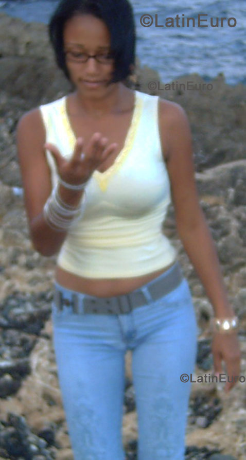Date this exotic Dominican Republic girl Tania from Santo Domingo N-1404