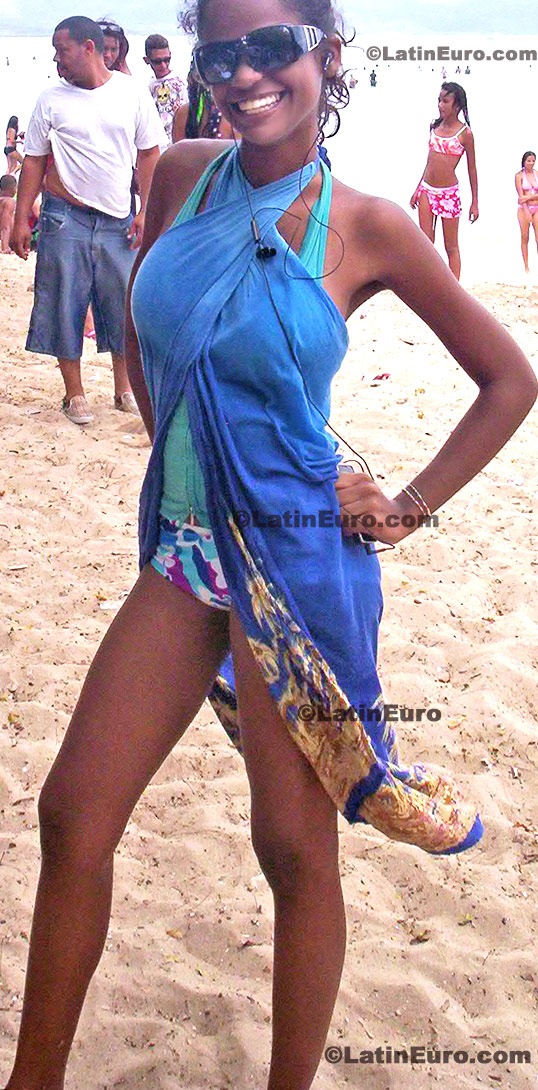 Date this foxy Dominican Republic girl Sara from Mao Valverde N-1426
