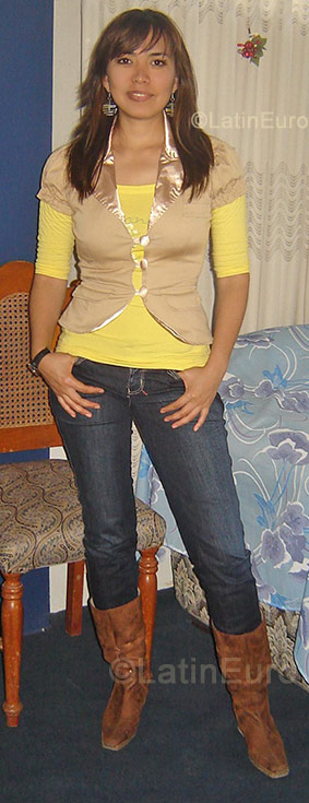 Date this hard body Peru girl Ela from Chimbote N-1438