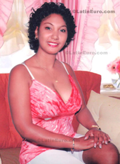 Date this funny Dominican Republic girl Yerlina from Tenares N-1466