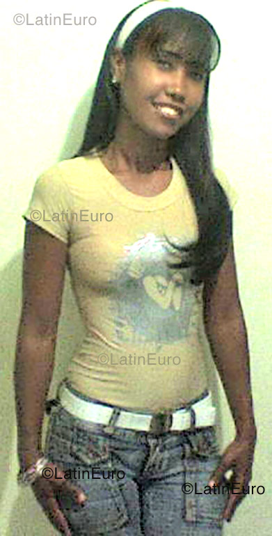 Date this funny Dominican Republic girl Ana from Higuey N-148