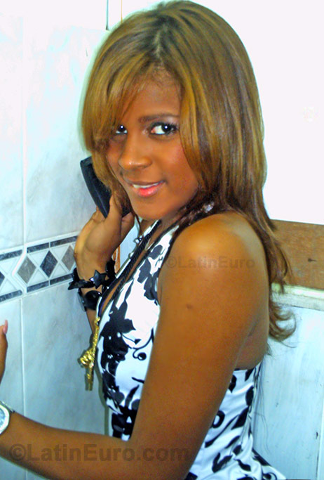 Date this cute Dominican Republic girl Dahiana from Santo Domingo N-1502