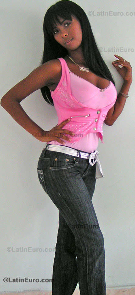Date this georgeous Dominican Republic girl Lourdes from Santiago N-1506