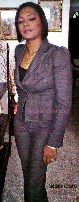 Date this sultry Dominican Republic girl Vilma from Bonao N-1515