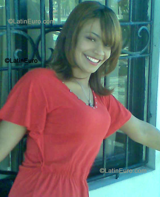 Date this attractive Dominican Republic girl Altagracia from La Romana N-1556