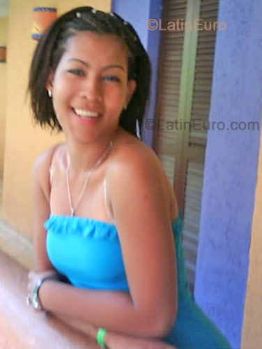 Date this happy Dominican Republic girl Ginnette from Santo Domingo N-1581