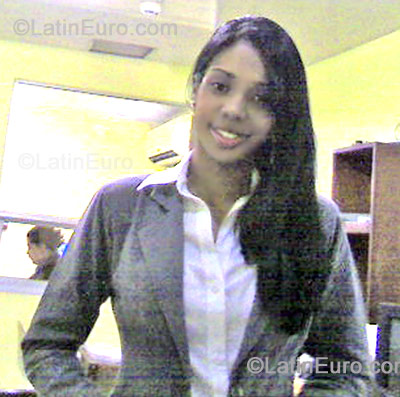 Date this athletic Dominican Republic girl Yinely from Santo  Domingo N-1612