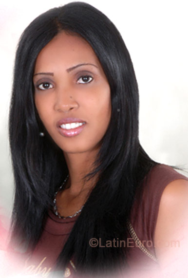 Date this nice looking Dominican Republic girl Anabely from San Pedro de Macoris N-1637