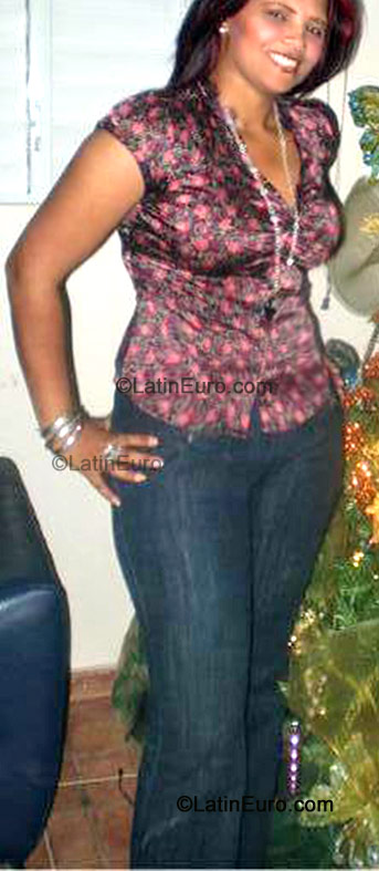 Date this beautiful Dominican Republic girl Scarlimil from Hato Mayor del Rey N-1641