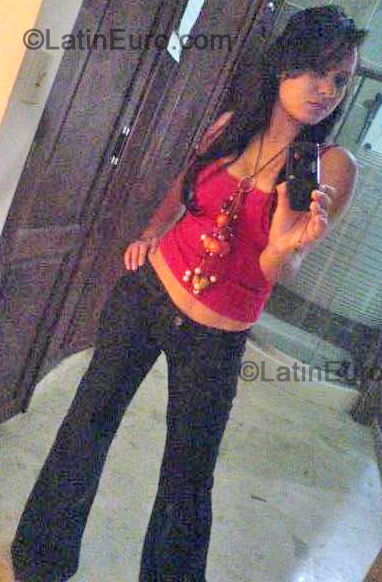 Date this sensual Dominican Republic girl Awilda from Santiago N-1652