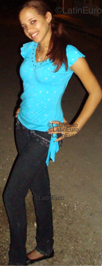 Date this funny Dominican Republic girl Elisabeth from Santo Domingo N-238