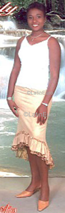 Date this nice looking Dominican Republic girl Yuly from  N-325