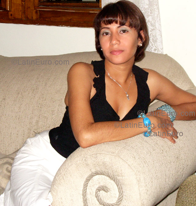 Date this delightful Any Country girl Crismelly from San Francisco de Macoris N-36