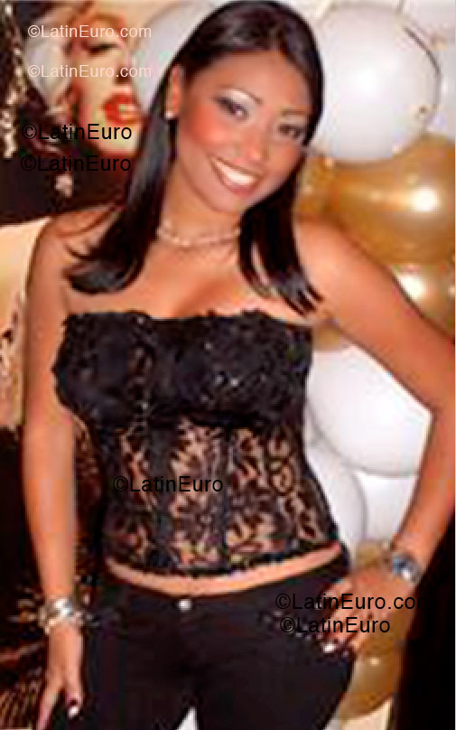 Date this hot Dominican Republic girl Angela from Santo Domingo N-40