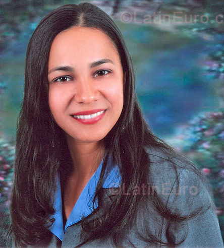 Date this beautiful Dominican Republic girl Helena- from San Francisco De Macoris N-401