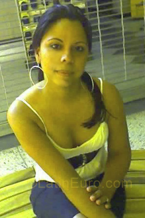 Date this georgeous Dominican Republic girl Josefina from Santo Domingo N-430