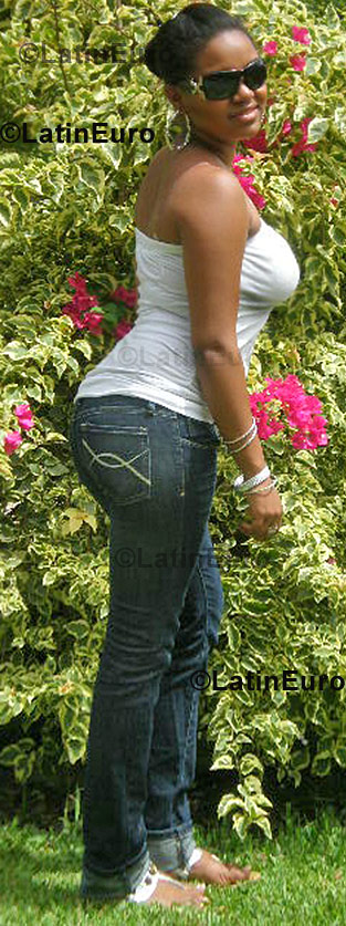 Date this hot Dominican Republic girl Jocely from Santiago N-436