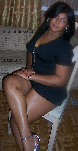 Date this happy Any Country girl Santi from Danbury N-44
