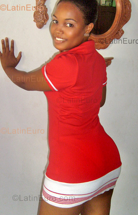 Date this exotic Dominican Republic girl Silvia from Santiago N-440