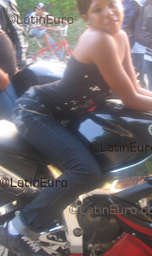 Date this voluptuous Dominican Republic girl Minoska from Santiago N-48