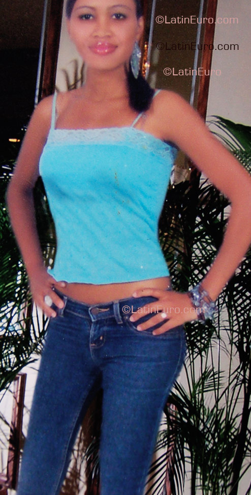 Date this hard body Dominican Republic girl Rosanna from Santiago N-53