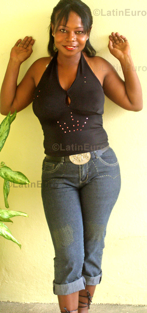 Date this hot Dominican Republic girl Carlixta from Santiago N-613