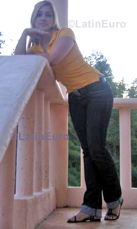 Date this stunning Dominican Republic girl Miriam from La Vega N-690