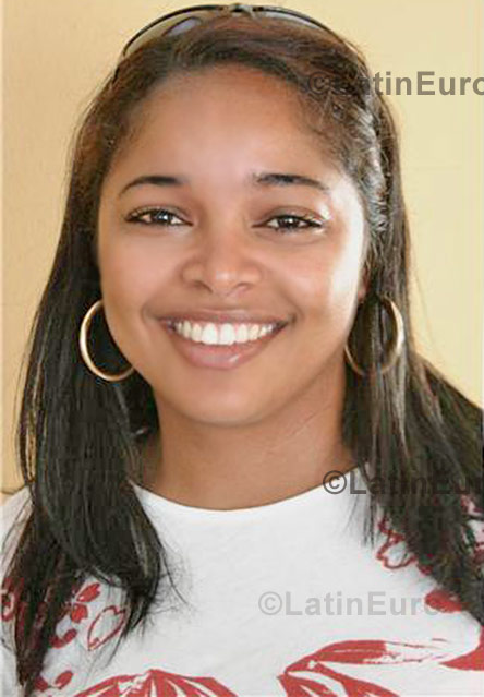 Date this athletic Dominican Republic girl Karina from Santiago N-702