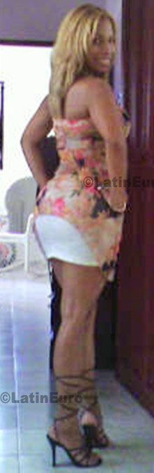 Date this lovely Dominican Republic girl Esmeralda from Cayetano Germosen N-711