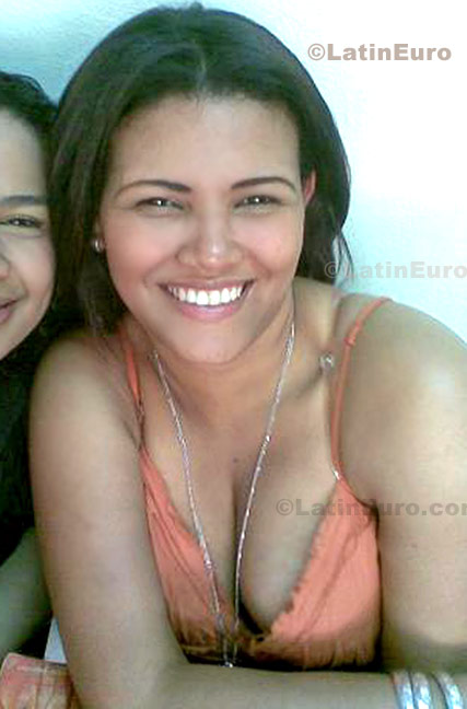 Date this happy Dominican Republic girl Sarli from Hato Mayor N-782