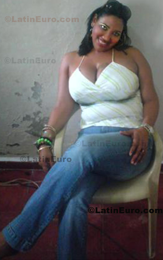 Date this tall Dominican Republic girl Antonia from Santo Domingo N-794