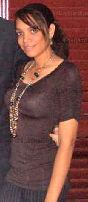 Date this funny Dominican Republic girl Desiree from Santo Domingo N-826