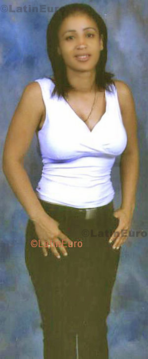 Date this attractive Dominican Republic girl Dayanara from Santiago N-951