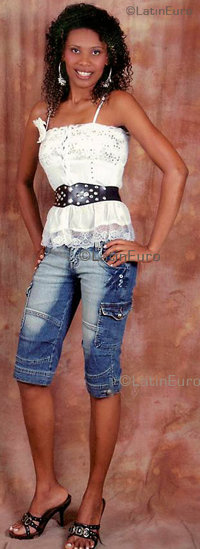 Date this georgeous Dominican Republic girl Olga from Santo Domingo N1070