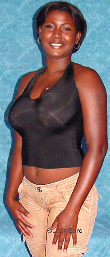 Date this delightful Dominican Republic girl Glendi from  N1082