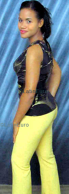 Date this hard body Dominican Republic girl Eligia from Santo Domingo N1130