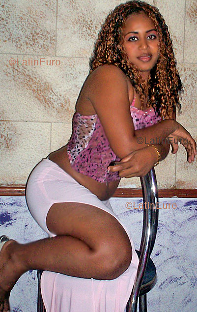 Date this nice looking Dominican Republic girl Denny from Santo Domingo N1160