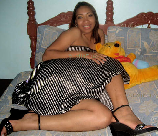 Date this funny Dominican Republic girl Leandra from Santo Domingo N1170