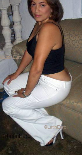 Date this passionate Dominican Republic girl Mari from Bonao N1199