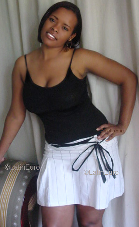 Date this nice looking Dominican Republic girl Dorotis from  N1276