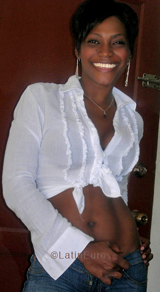 Date this funny Dominican Republic girl Beotania from Santo Domingo N1291
