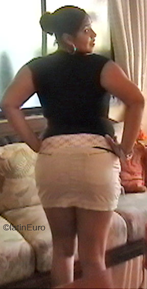 Date this good-looking Dominican Republic girl Iris from San Cristobal N1310