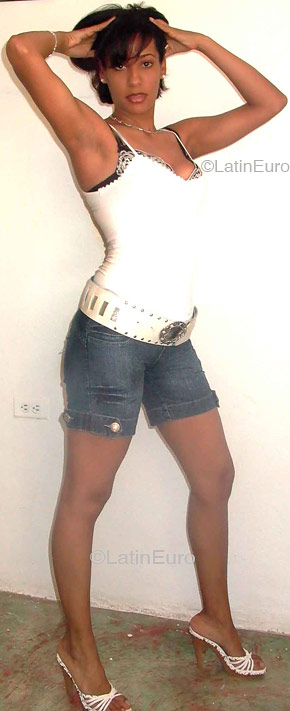Date this good-looking Dominican Republic girl Paula from San Pedro de Macoris N1314