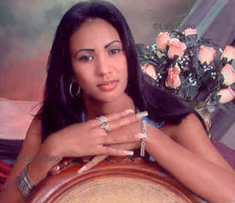 Date this happy Dominican Republic girl Alex from Santiago N1358