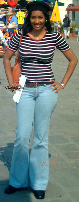 Date this voluptuous Dominican Republic girl Mirtha from Santo Domingo N1483