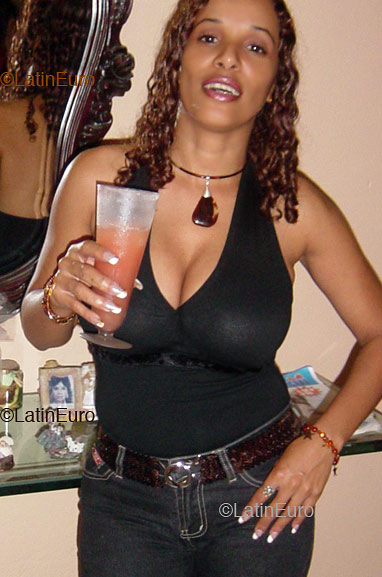Date this fun Dominican Republic girl Sandra from Santo Domingo N1494